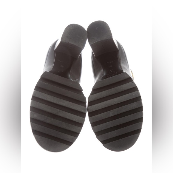 Prestine Louis Vuitton Digital Gate Leather Ankle Boots - Picture 7 of 7